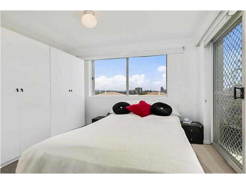8/14 Douglas St, Greenslopes QLD 4120