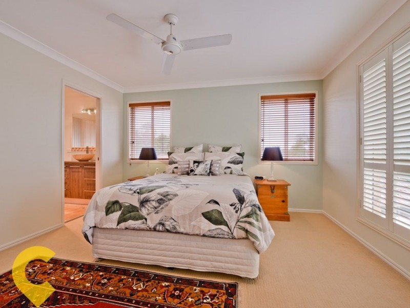 33 Mindona Street, Wishart QLD 4122