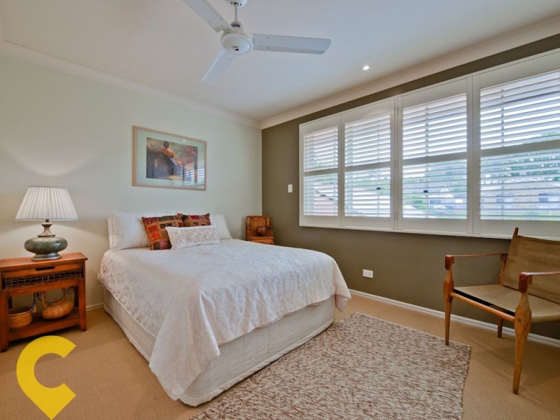 33 Mindona Street, Wishart QLD 4122