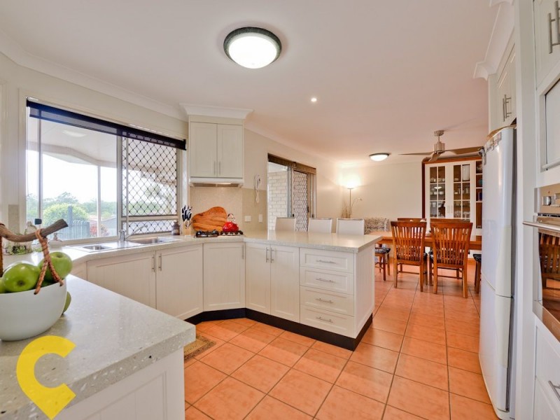 33 Mindona Street, Wishart QLD 4122