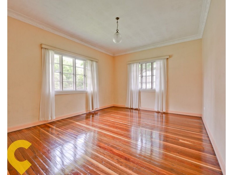 55 Rolle Street, Holland Park West QLD 4121