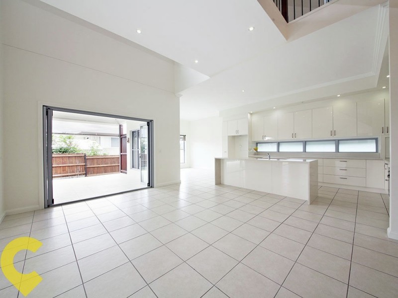 2 Dewberry Place, Bridgeman Downs QLD 4035