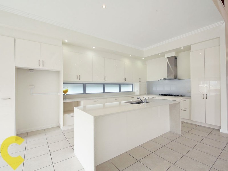 2 Dewberry Place, Bridgeman Downs QLD 4035