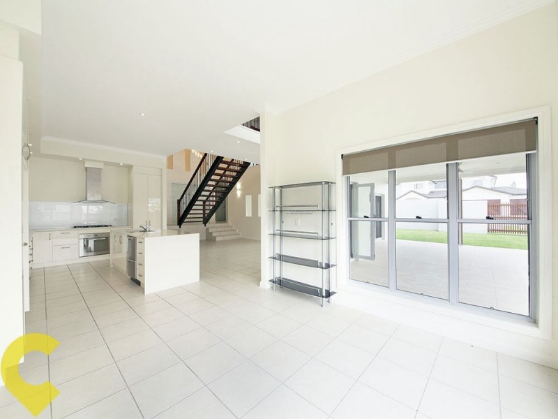 2 Dewberry Place, Bridgeman Downs QLD 4035