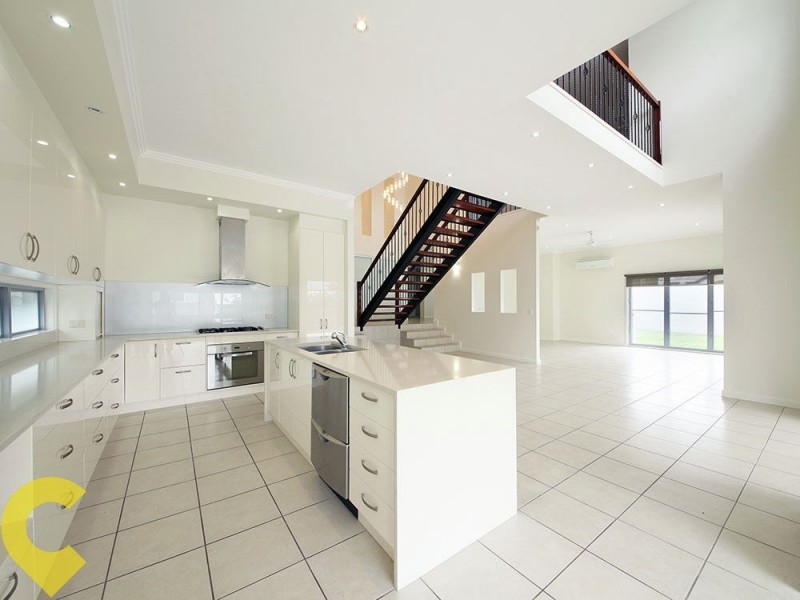 2 Dewberry Place, Bridgeman Downs QLD 4035