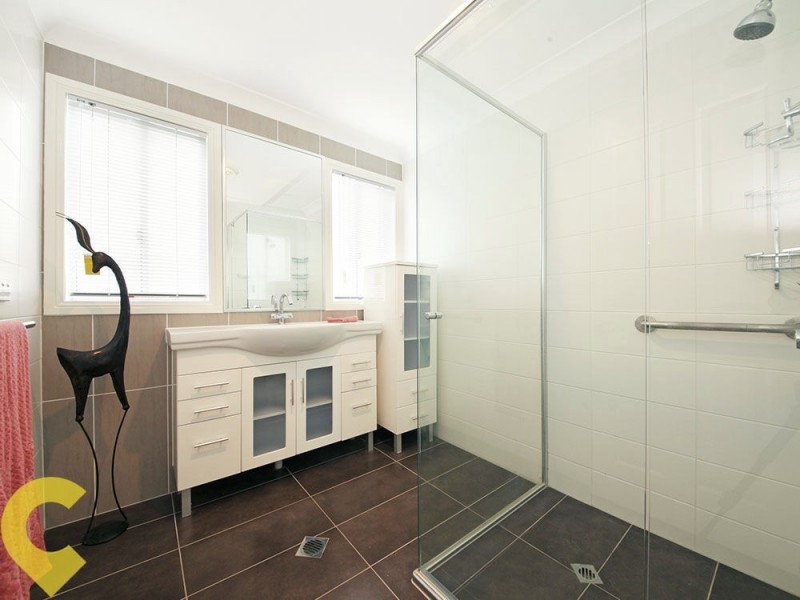 2 Dewberry Place, Bridgeman Downs QLD 4035