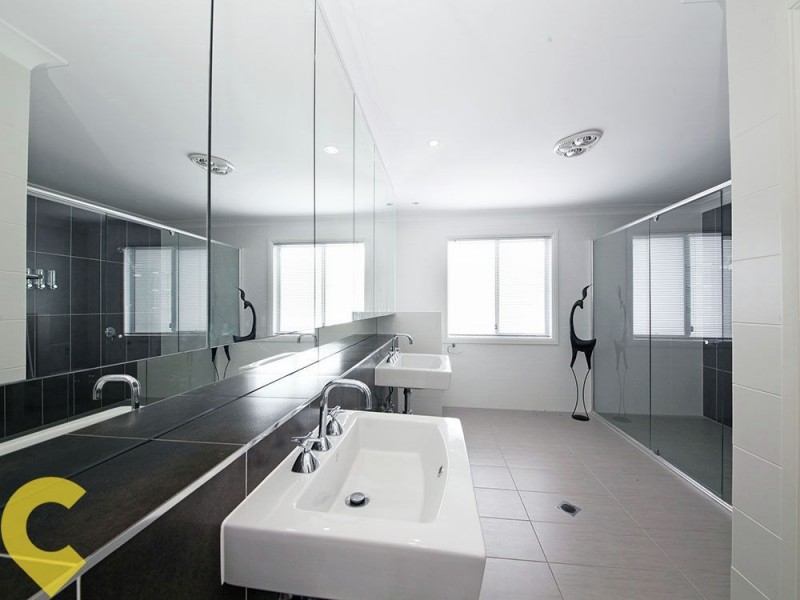 2 Dewberry Place, Bridgeman Downs QLD 4035