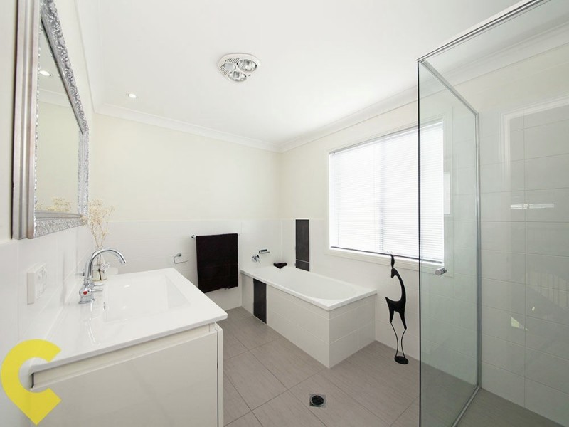 2 Dewberry Place, Bridgeman Downs QLD 4035