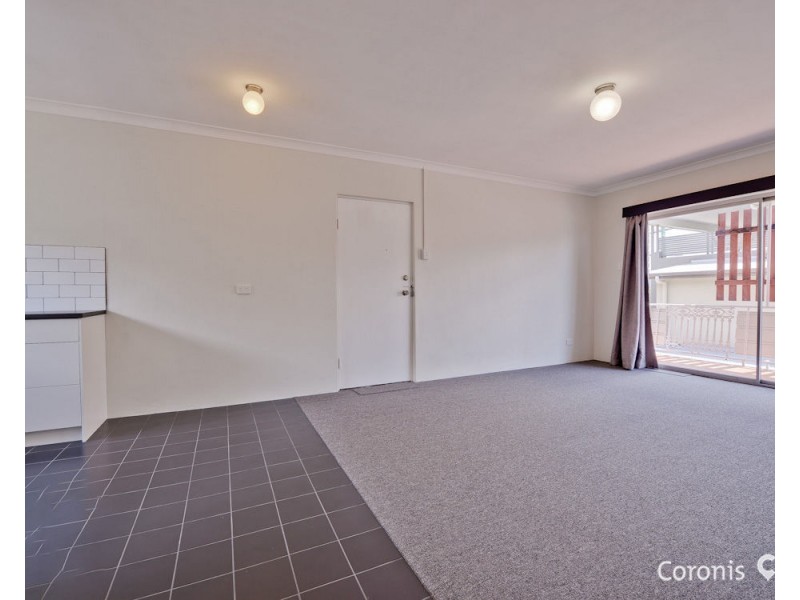 4/302 Cavendish Rd, Coorparoo QLD 4151
