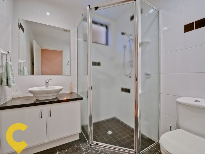 77 Newman Avenue, Camp Hill QLD 4152