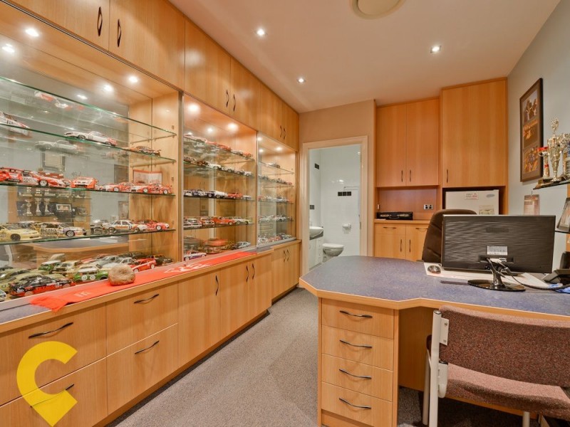 77 Newman Avenue, Camp Hill QLD 4152