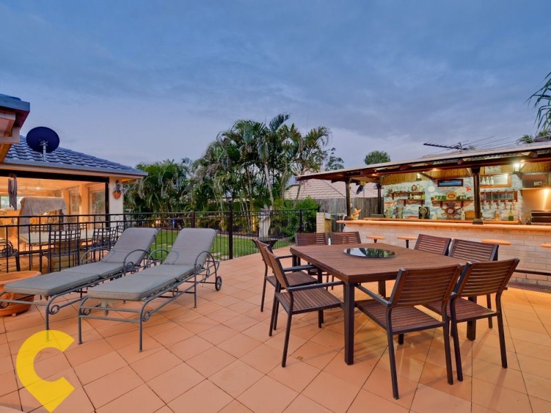 15 Pleasant Place, Wishart QLD 4122