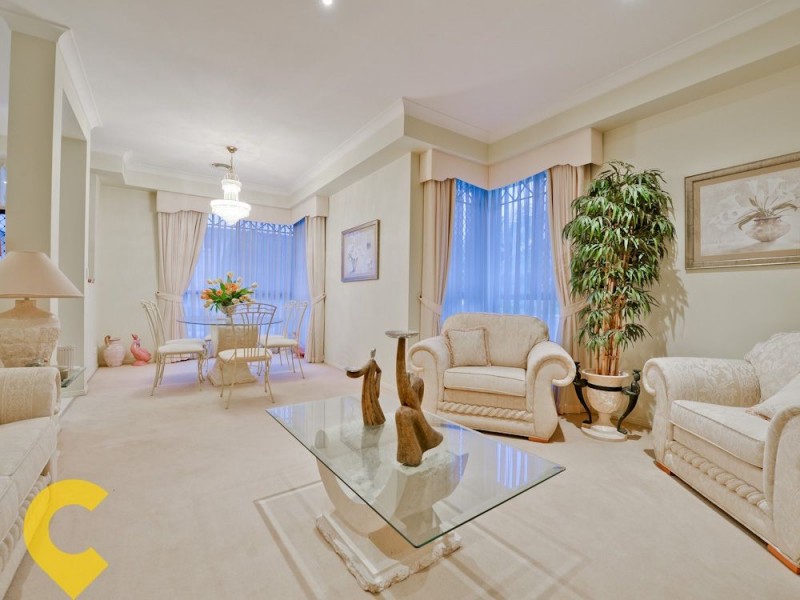 15 Pleasant Place, Wishart QLD 4122