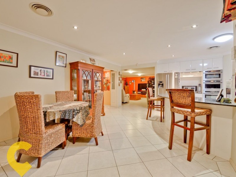 15 Pleasant Place, Wishart QLD 4122