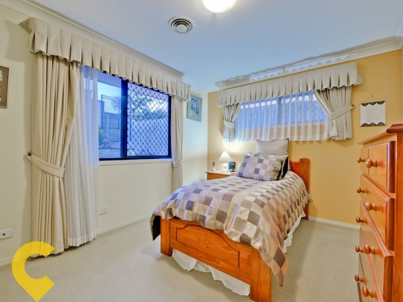 15 Pleasant Place, Wishart QLD 4122