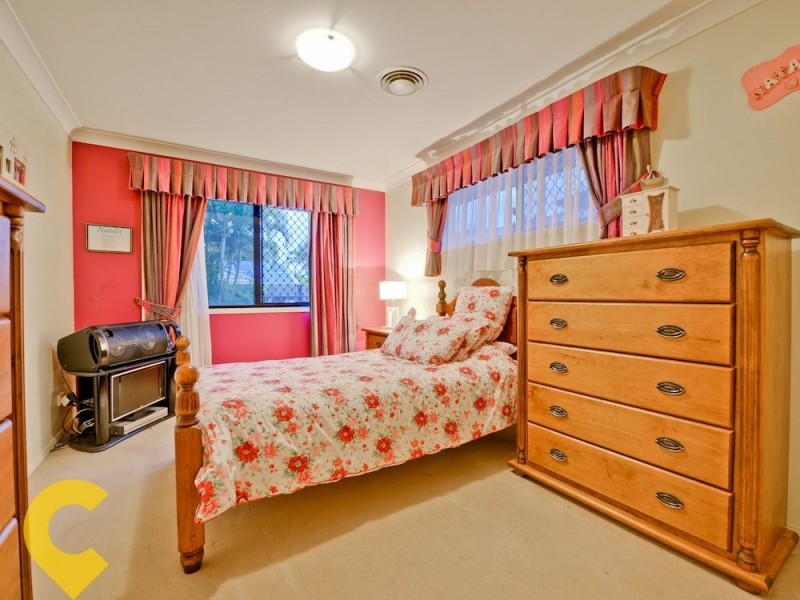 15 Pleasant Place, Wishart QLD 4122