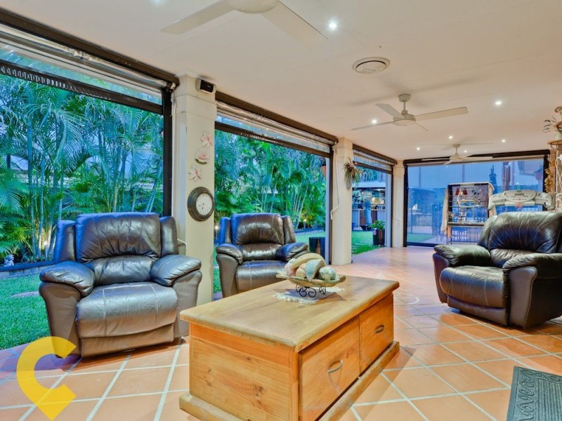 15 Pleasant Place, Wishart QLD 4122