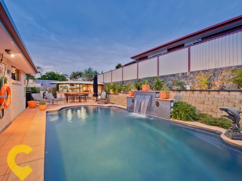 15 Pleasant Place, Wishart QLD 4122