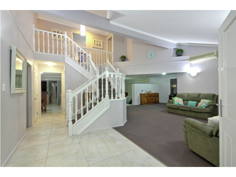 44 Mindona Street, Wishart QLD 4122