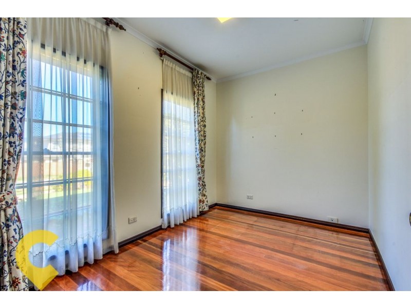 10 Parnassus Street, Robertson QLD 4109