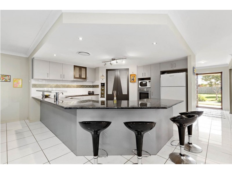 17 Moreton Road, Thornlands QLD 4164