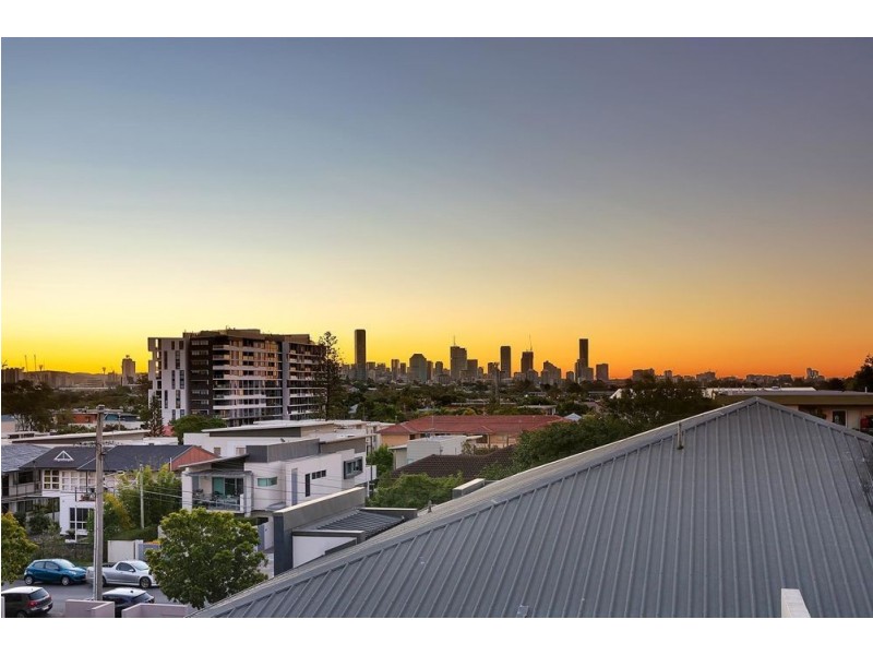 11/11-15 Kitchener Street, Coorparoo QLD 4151