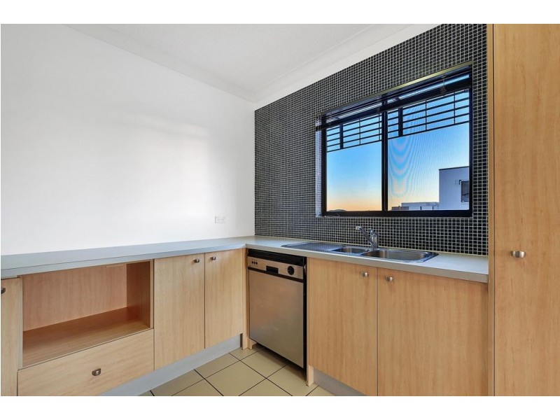 11/11-15 Kitchener Street, Coorparoo QLD 4151
