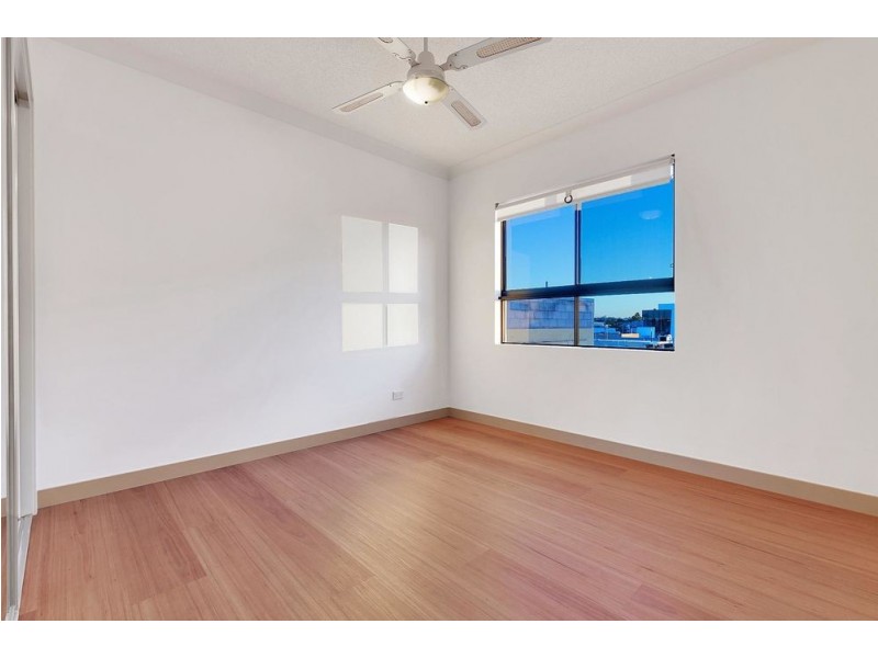 11/11-15 Kitchener Street, Coorparoo QLD 4151