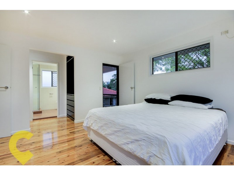 1 Muirfield Street, Macgregor QLD 4109