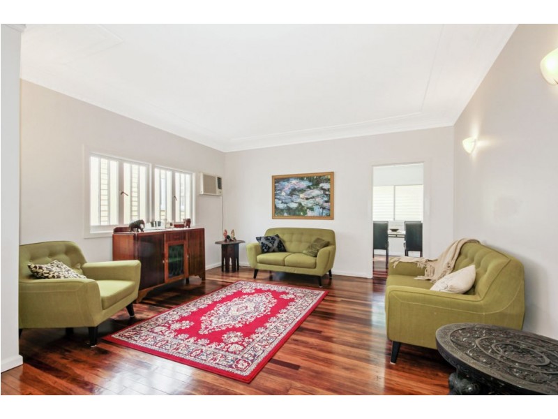 92 Cedar Street, Greenslopes QLD 4120