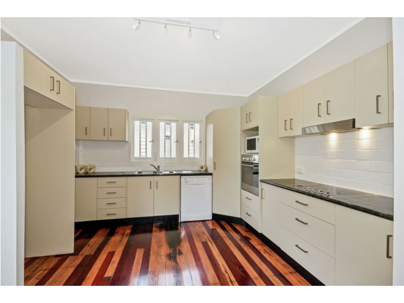 92 Cedar Street, Greenslopes QLD 4120