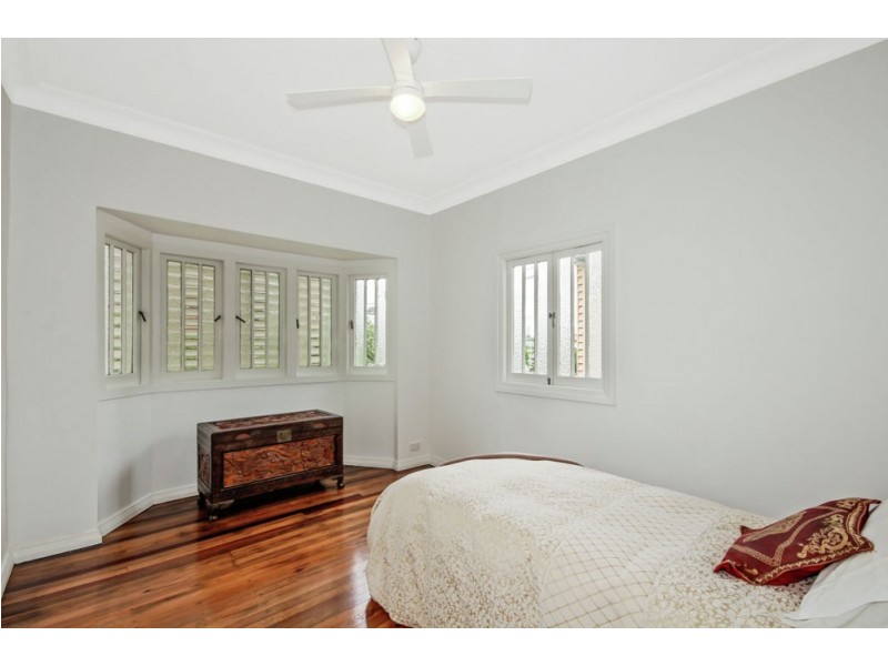 92 Cedar Street, Greenslopes QLD 4120