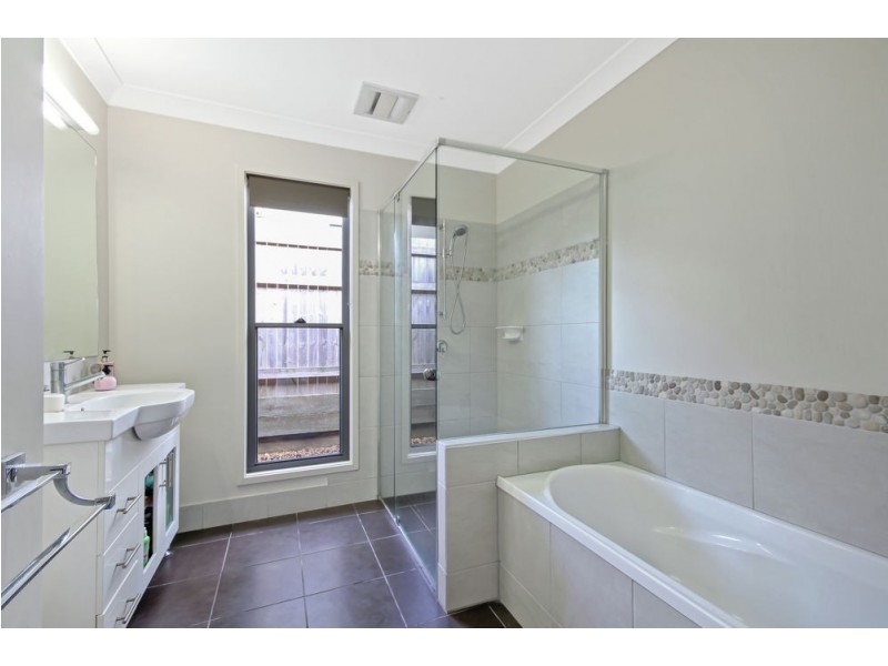 4 McMullan Close, Gumdale QLD 4154