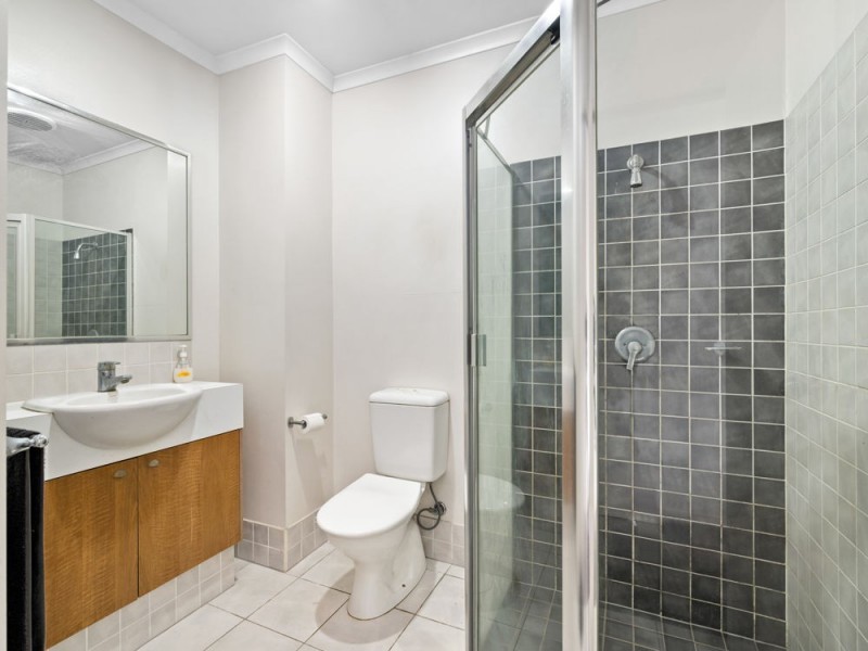 201/18 Richmond Road, Morningside QLD 4170