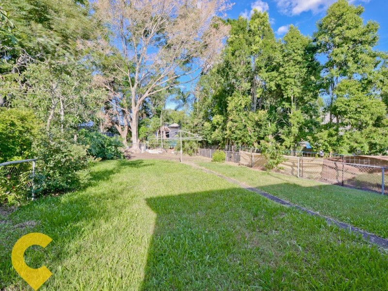 12 Broadmere Street, Annerley QLD 4103