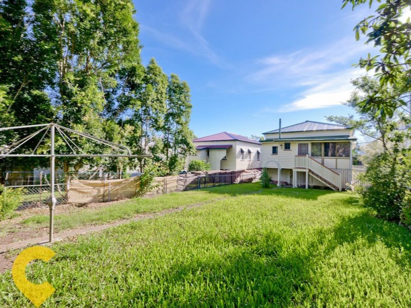12 Broadmere Street, Annerley QLD 4103