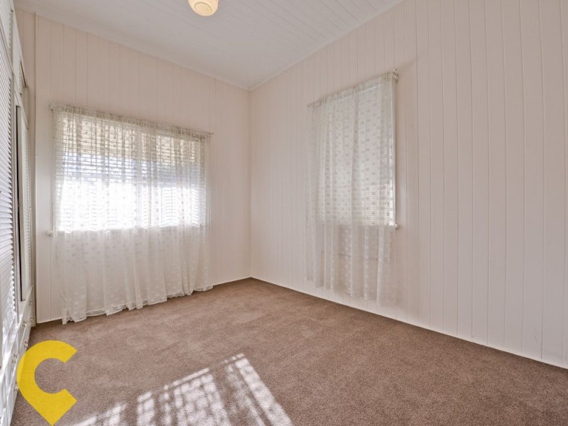 12 Broadmere Street, Annerley QLD 4103