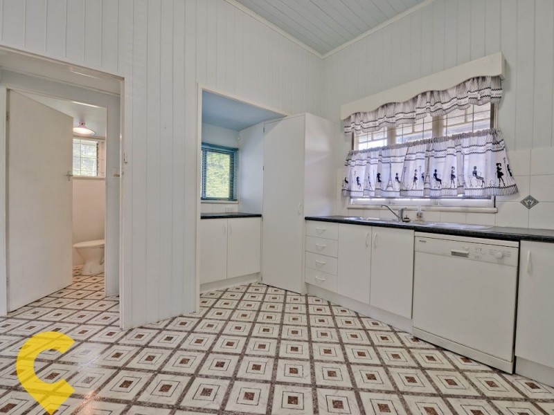 12 Broadmere Street, Annerley QLD 4103