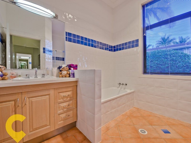 112a Dennis Road, Springwood QLD 4127