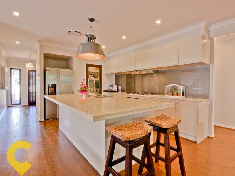 53 Foxwood Cct, Wakerley QLD 4154