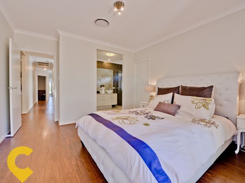 53 Foxwood Cct, Wakerley QLD 4154