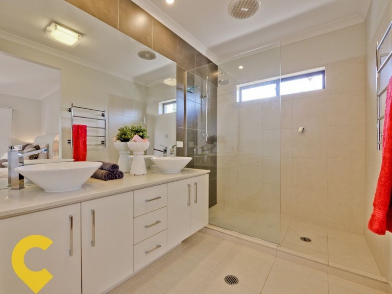 53 Foxwood Cct, Wakerley QLD 4154