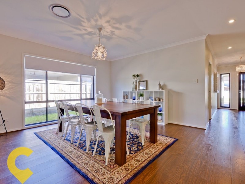 53 Foxwood Cct, Wakerley QLD 4154