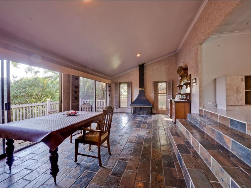 581 Cavendish Road, Coorparoo QLD 4151