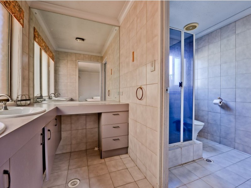 581 Cavendish Road, Coorparoo QLD 4151