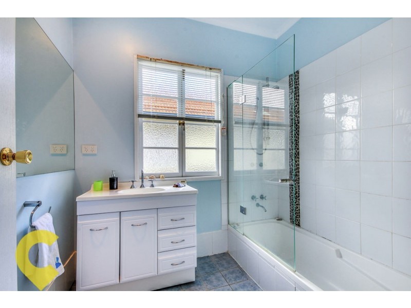 76 Burn Street, Camp Hill QLD 4152