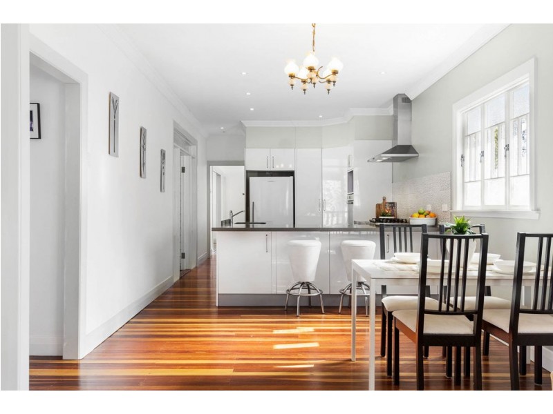 53 Seabreeze Road, Manly West QLD 4179