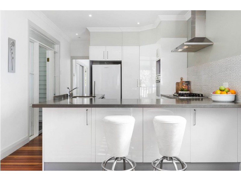 53 Seabreeze Road, Manly West QLD 4179