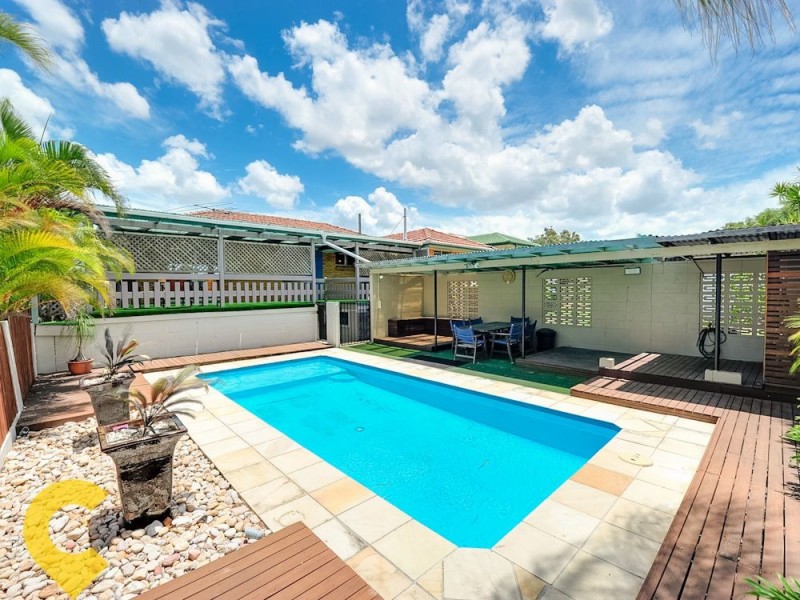 21 Samantha Street, Wynnum West QLD 4178