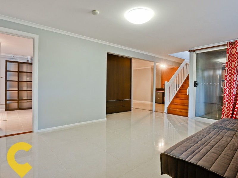 21 Samantha Street, Wynnum West QLD 4178